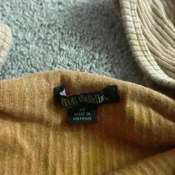 🔥U neck crop top - Picture 2 of 2